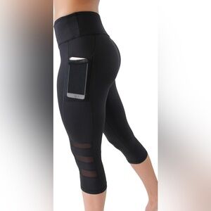 Senita Athletics black crop activewear leggings size L